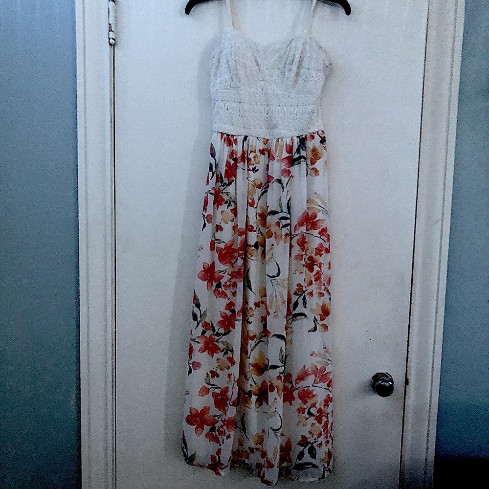 Lily Rose dress size M, white lace top and colorful flowers on bottom